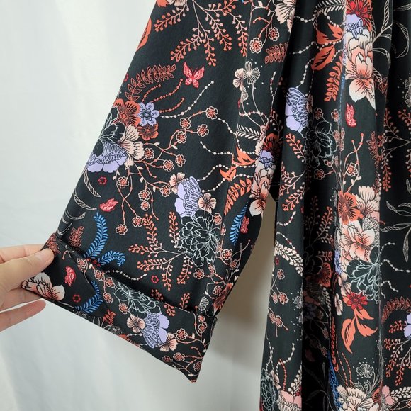 Only Necessities Blouse Size 2X Black & Lavender Floral Print Button Front - Picture 5 of 10